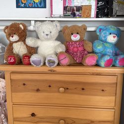 Build a bear(4) and shoes ,clothes