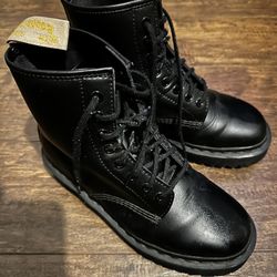 dr marten vegan leather boots