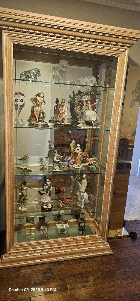Curio Cabinet. With Lights Inside