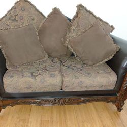 Love seat and couch. Dark brown.