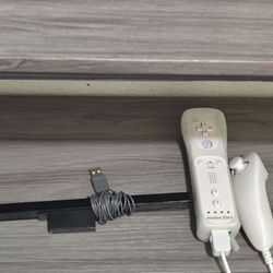 Wii Remote + Nunchuck and Dolphin bar