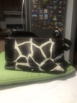 Nine guest purse