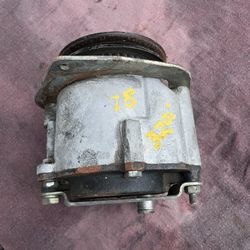 Used Bmw E21 Air Pump, it works !