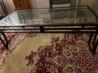FREE BEAUTIFUL COFFEE TABLE