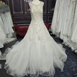 New Sz 12 Beaded Wedding Gown