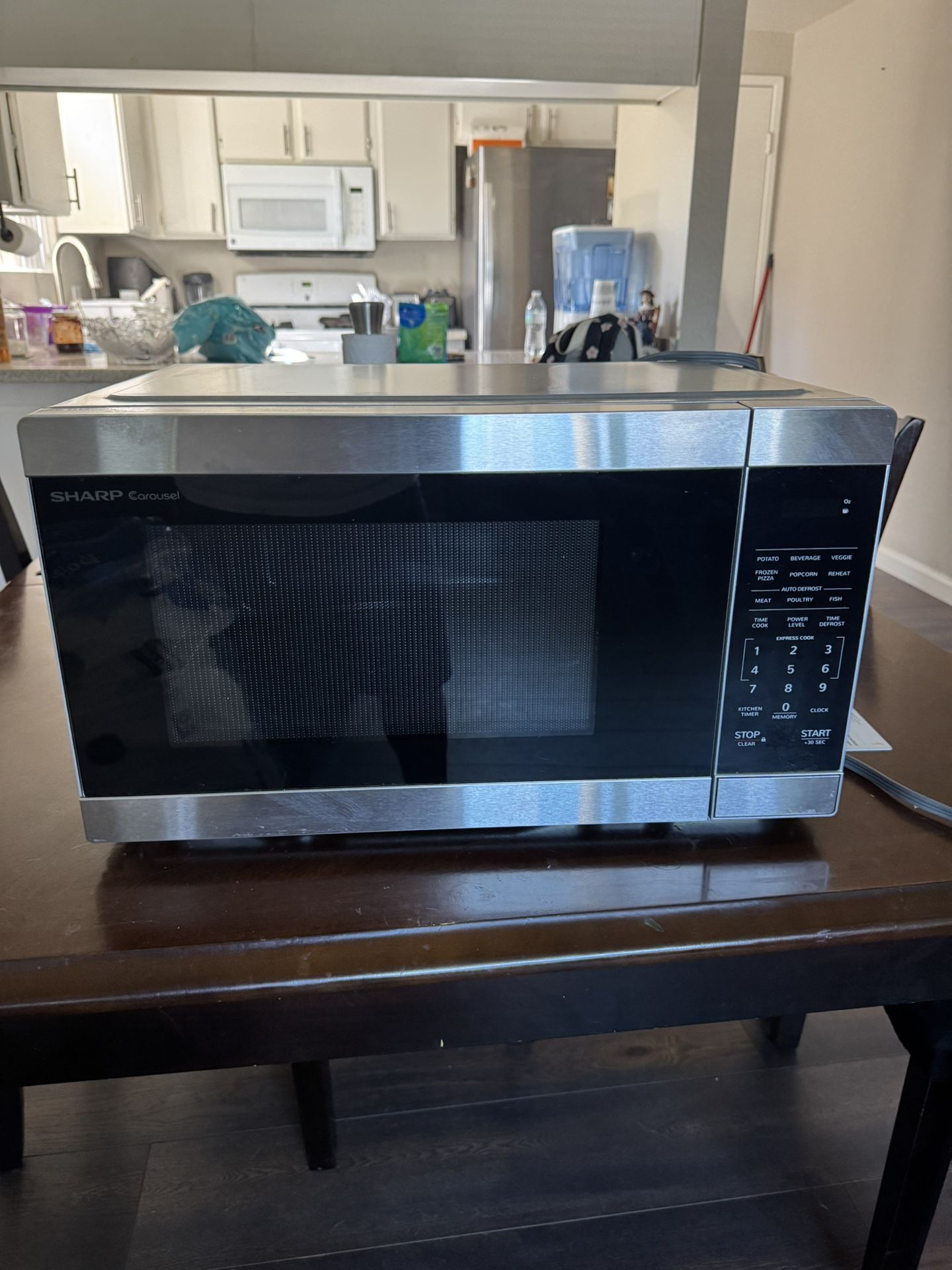 Sharp Carousel 2.2 Cu Ft Microwave