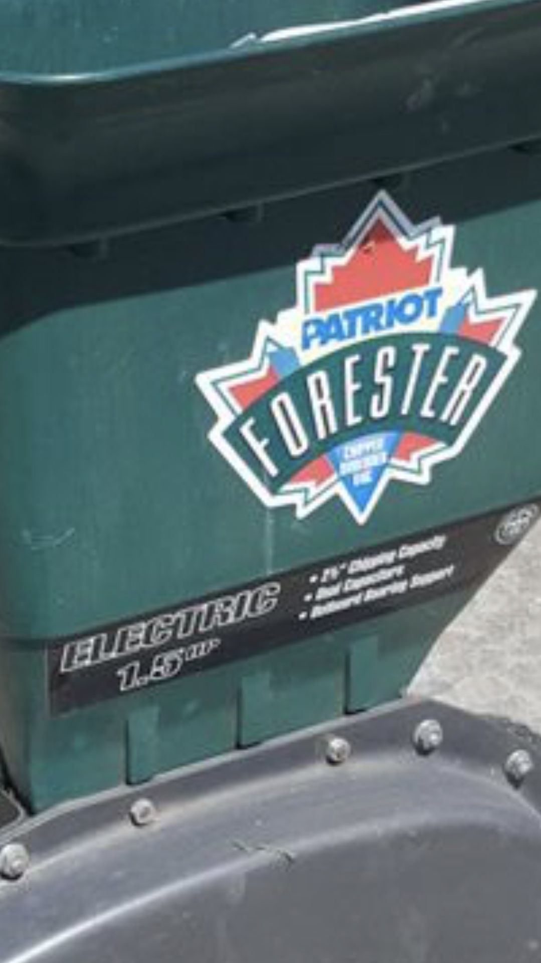 Patriot Forester Electric 1.5 HP chipper shredder mulcher