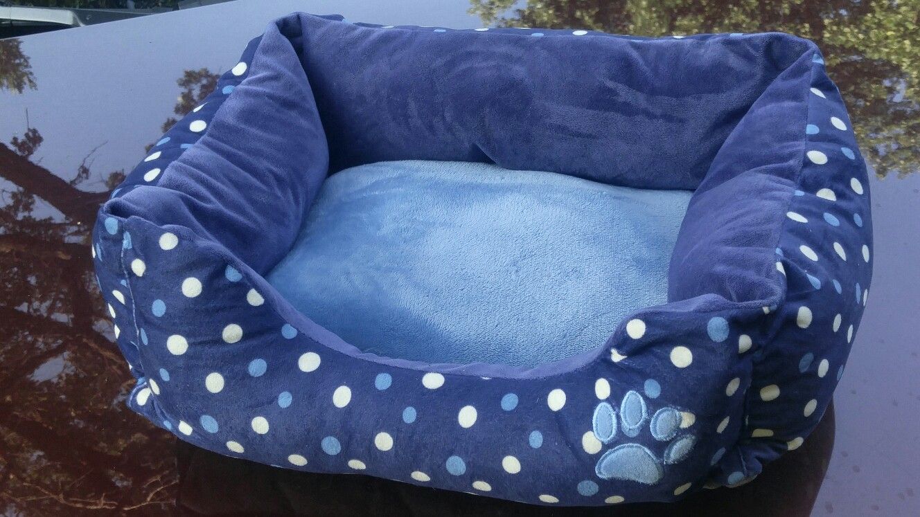 Small pet bed