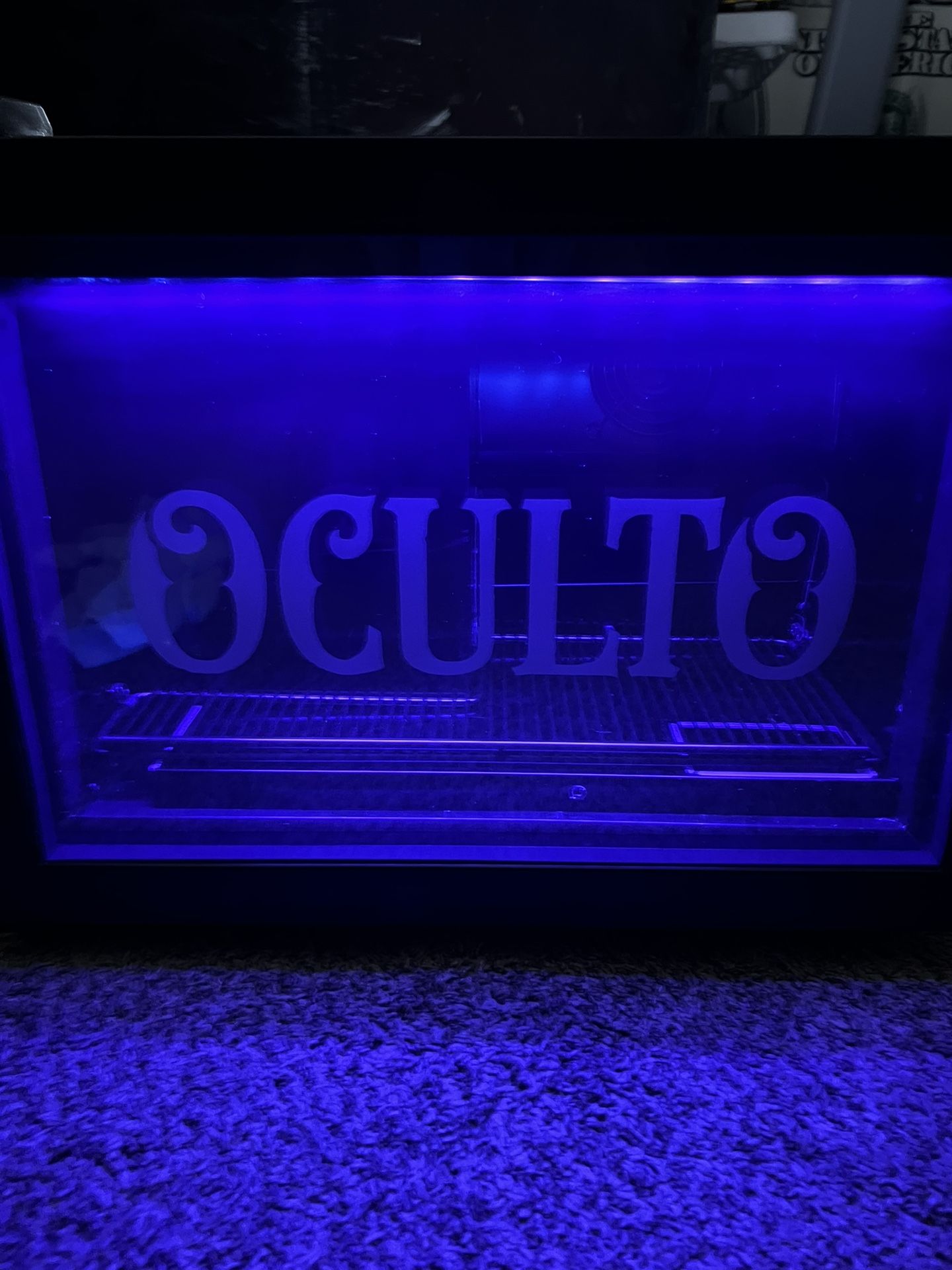 OCULTO MINI Fridge .