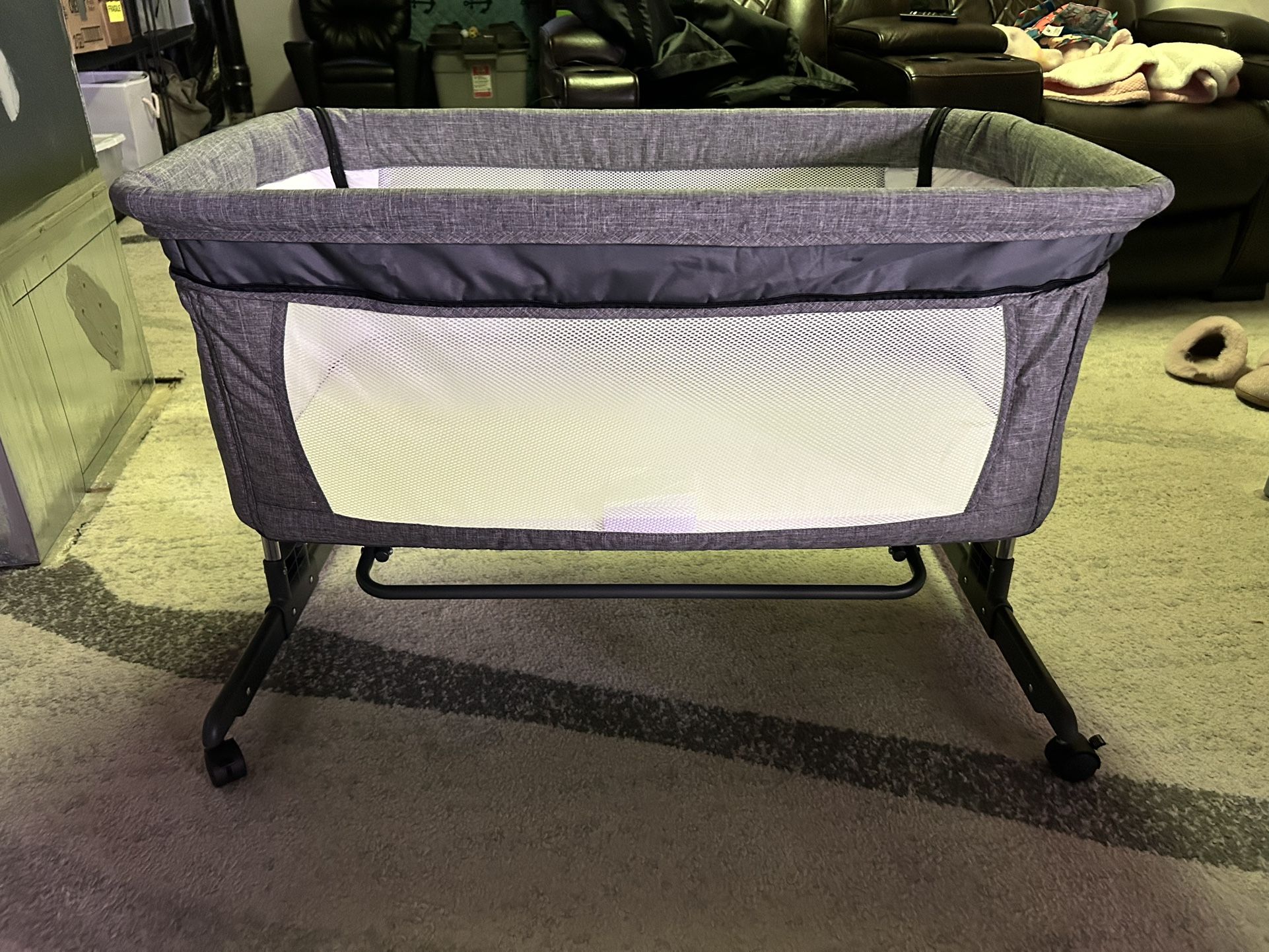 Mika Mickey Bedside Bassinet