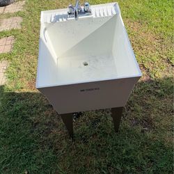 Utility sink