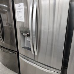 $1498(MSRP$3099, Save $1601) LG French 3 Door Refrigerator With Craft Ice Maker and LG SmartThings