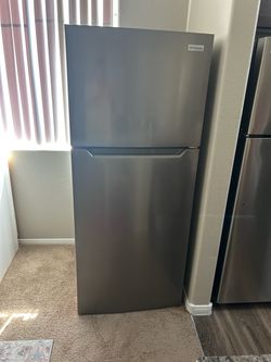 Refrigerator freezer