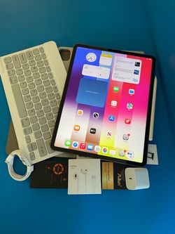 Apple IPad Pro 12.9” 5th Generation ( M1 chip / XDR display / 2021) 128GB WiFi + cellular (5G/Unlocked) with keyboard, pen & Accessories