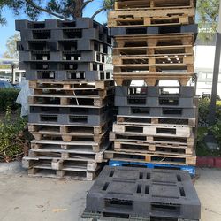 Plastic pallets end wood pallets  2 each