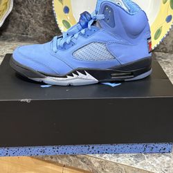 Air Jordan 5 Retro SE (UNC)  University Blue Size 8 Dead Stock