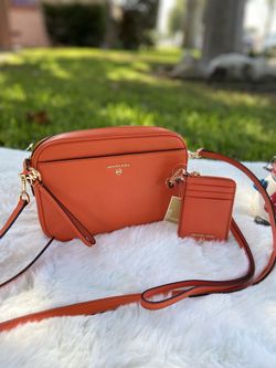 New!!! Michael Kors Crossbody Set 