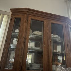 China Cabinet With Display Top lighting 