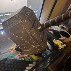 Hasbro Marvel Legends Series Thor Mjolnir Electronic Hammer Lights & Sound 