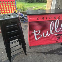 Chicago Bulls Hardwood Classics Bar With Indoor, Outdoor Metal 2 Shelver Bar Stools, Set of 4, Black