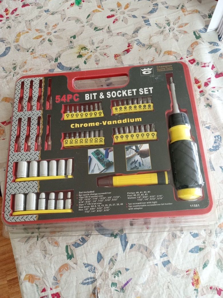 54piece Bids And Socket Set New