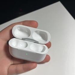 Real AirPods Pro First Gen ( Case only ) 