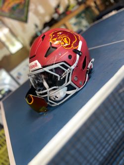 Football helmet (read description)
