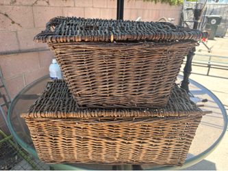 Vintage set of farmhouse baskets