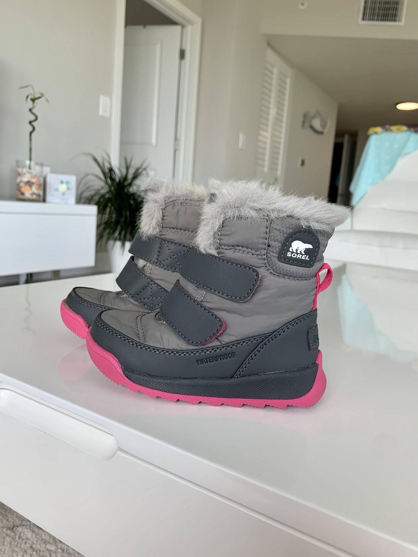 Sorel Baby Girl’s Waterproof Snow boots , Size 7 