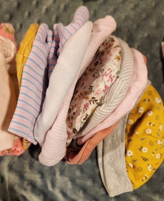 10 Baby Caps Size 0-6 months