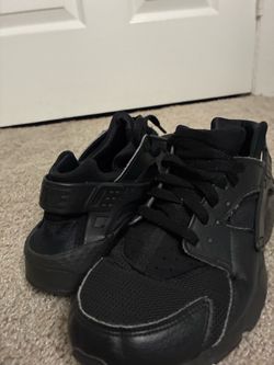 Nike Black Sneakers