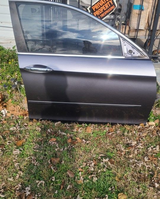 2013-2017 Honda Accord Sedan Passenger Front Door