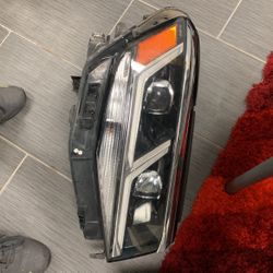 2021 VW Atlas SE Headlights 