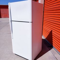 Free Delivery Top Freezer Refrigerator Whirlpool 18 CuFt Super Clean Works Perfectly Fridge