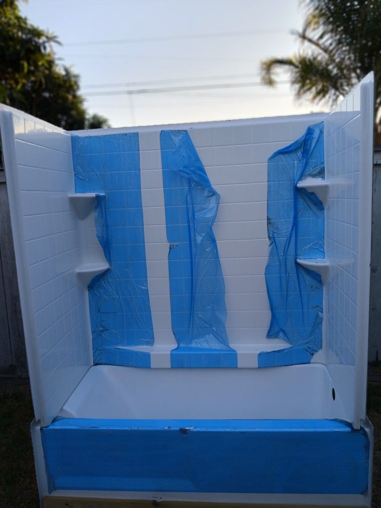 Right Hand Tub And Shower