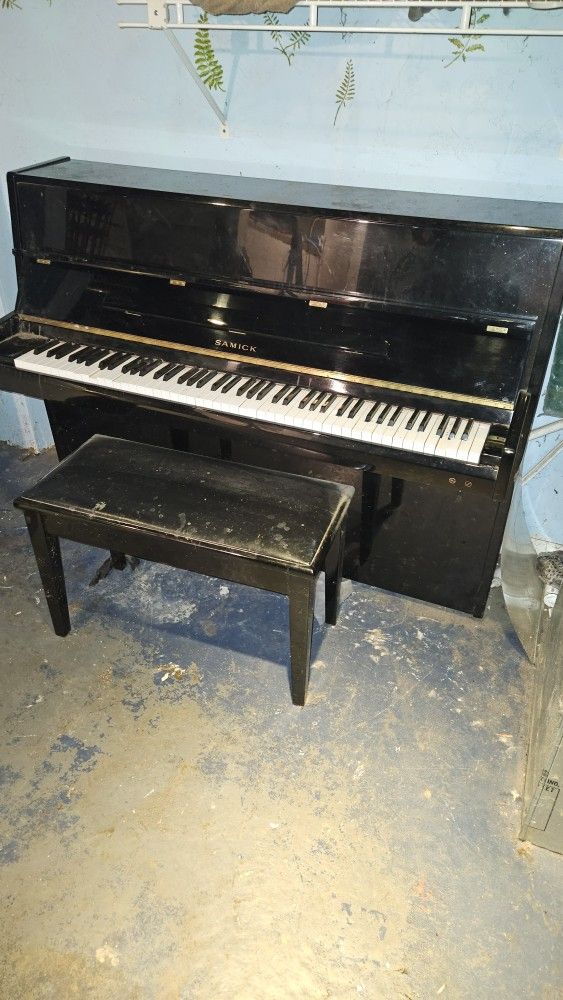Samick Piano