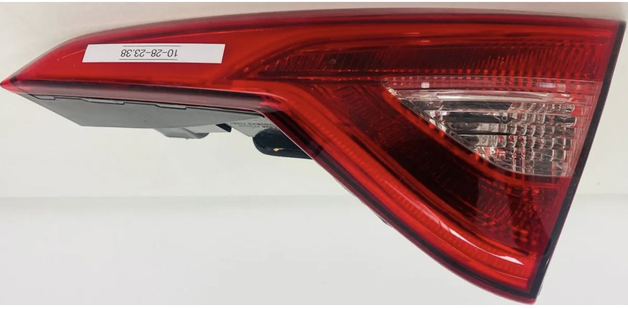 ⭐15-17 Hyundai Sonata Right Side Inner Halogen Rear Tail Light 92404-C2000⭐