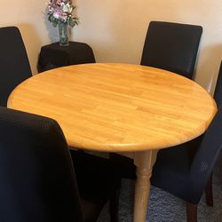 Round Dining Table With 5 Chairs