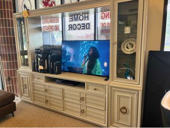 ✨ Rooms To Go 4-Piece Entertainment Wall Unit – Only $389.99! ✨