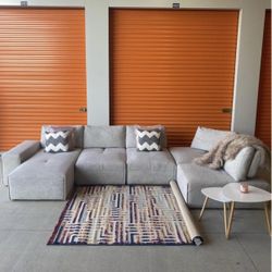 Nice Modular Sectional