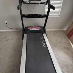 SOLE F85 TREADMILL.