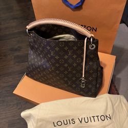 NEW Artsy Bag Discontinued Version Never Used Comes  W Bag Receipt And Dust Bag