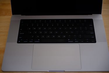 MacBook Pro M1 Max Silver Color 32GB RAM 1TB SSD Excellent Condition