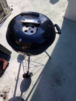 Weber Kettle Charcoal grill  19"