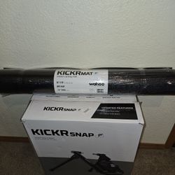 Wahoo KICRR Snap Indoor Trainer with Floor Mat. Unopened Box. New