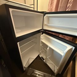 Mini Refrigerator With Freezer