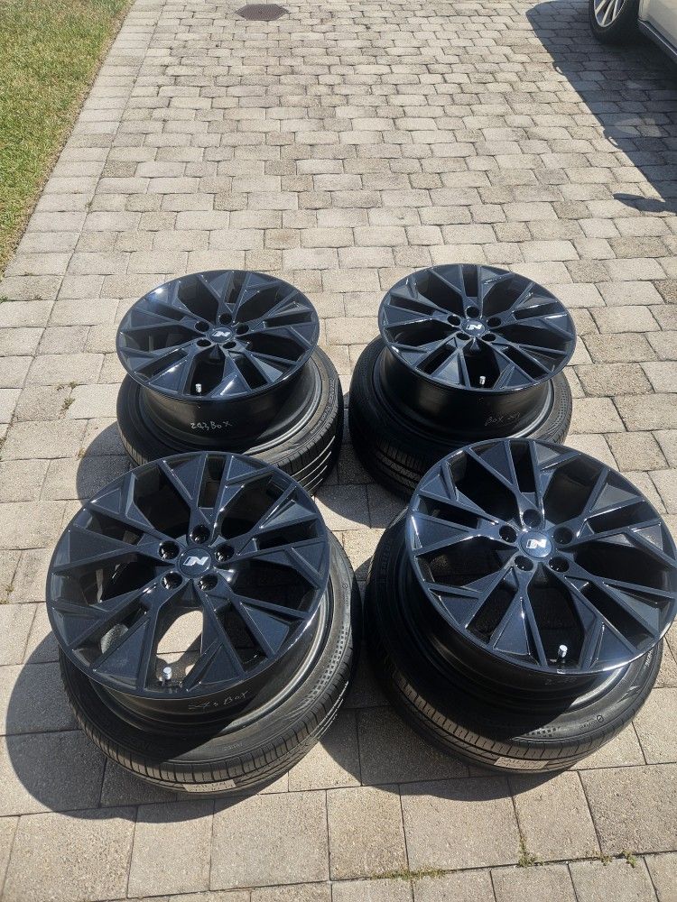 19" Hyundai N-Wheels And Tires