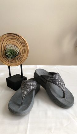 Women’s FITFLOP Rhinestone Thong Sandals SIze 5 - USED