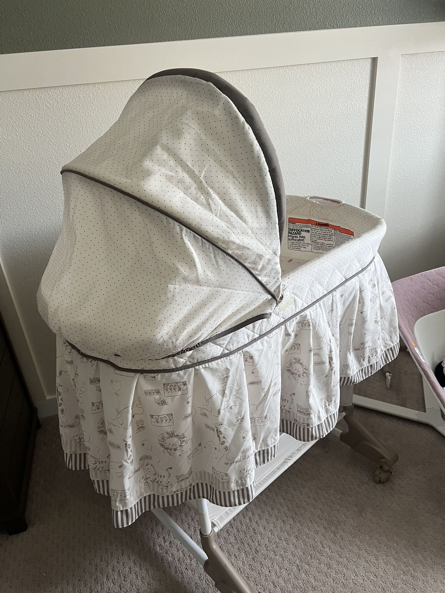Delta Children Bassinet