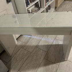 White Desk 